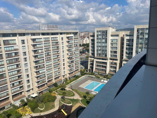 SİNPAŞ AQUACİTY 2010'DA PEYZAJA HAKİM BALKONLU DUBLEX 2+1 KİRALIK DAİRE