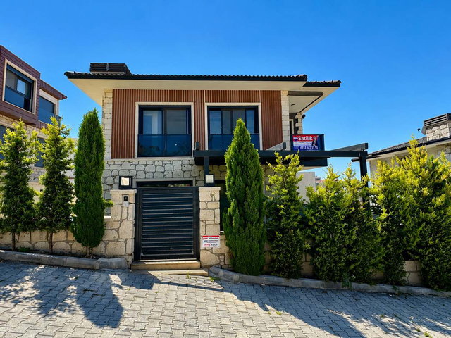 ÇEŞME OVACIK’TA 6+2 MÜSTAKİL VİLLA