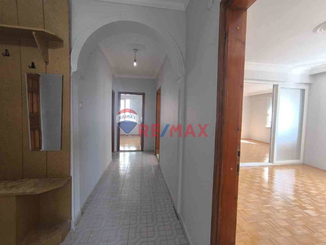 ANTALYA KONYAALTI AKKUYU MAHALLESİ KİRALIK ARAKAT 3+1 DAİRE