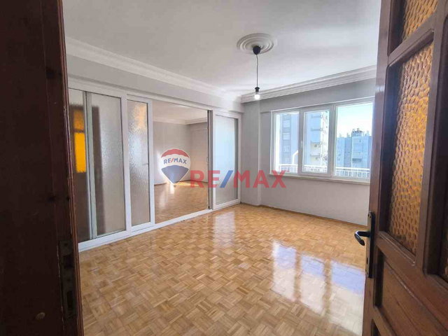 ANTALYA KONYAALTI AKKUYU MAHALLESİ KİRALIK ARAKAT 3+1 DAİRE