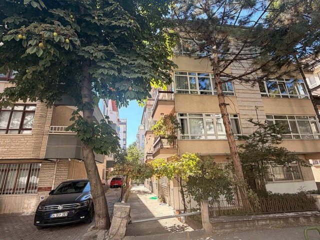 BAHÇELİEVLER 1.KAT 3+1 FIRSAT DAİRE