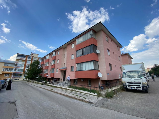 REMAX ARTIS'TEN ŞÜKRÜPAŞA'DA KIRALIK 3+1 DAIRE
