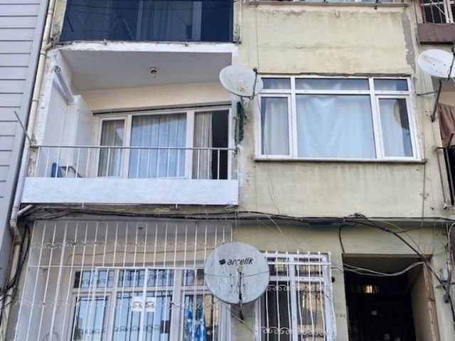 BEYOĞLU'NUN GÖZDE MAHALLESİ HACIAHMET'TE SATILIK 1+1 DAİRE