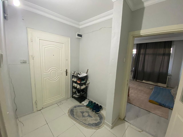 BEYOĞLU'NUN GÖZDE MAHALLESİ HACIAHMET'TE SATILIK 1+1 DAİRE