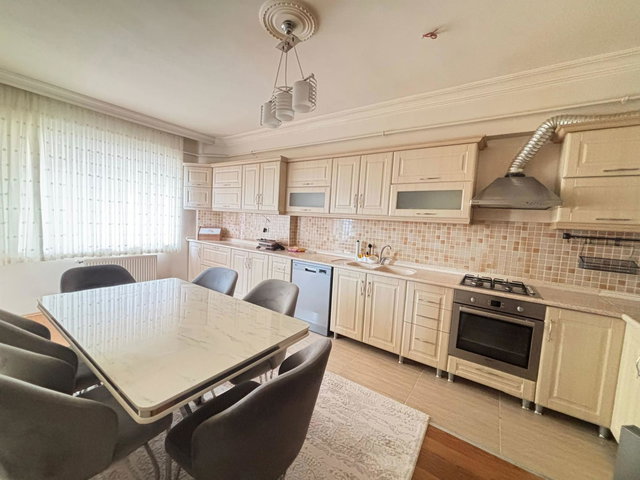 REMAX İLKE'DEN KARDELEN SİTESİ'NDE KİRALIK 4+1 EŞYALI DAİRE