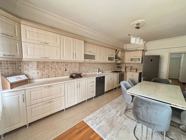 REMAX İLKE'DEN KARDELEN SİTESİ'NDE KİRALIK 4+1 EŞYALI DAİRE