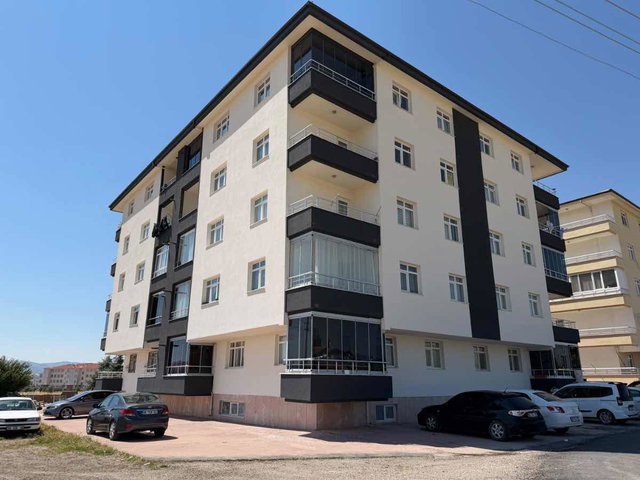 KAHRAMANKAZAN FATİH MAH. SİTE İÇERİSİNDE SIFIR GENİŞ 3+1 DAİRE