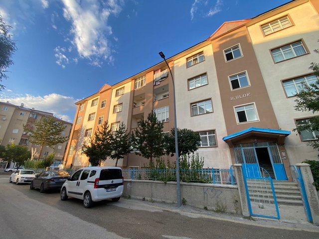 REMAX ARTIS'TEN ŞÜKRÜPAŞA'DA SATILIK 3+1 DAIRE
