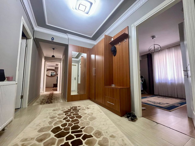 39 ÇİĞLİ YAKAKENT’TE FERAH, GENİŞ VE KULLANIŞLI 3+1 DAİRE