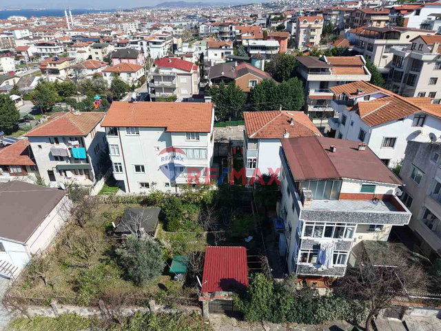 REMAX ŞEHİR'DEN YALOVA MERKEZDE DENİZ MANZARALI VİLLA