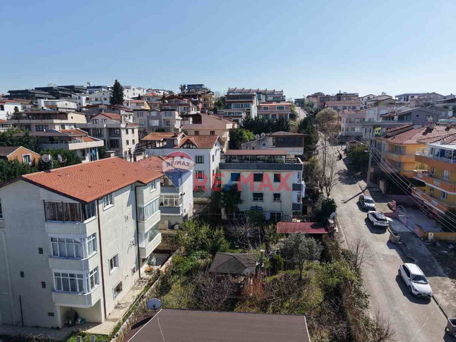 REMAX ŞEHİR'DEN YALOVA MERKEZDE DENİZ MANZARALI VİLLA