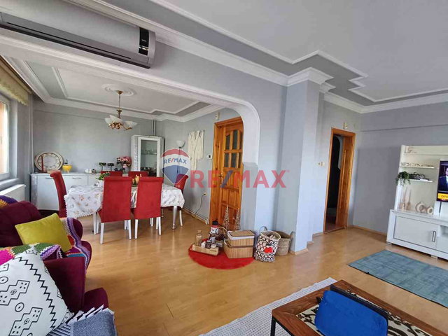 REMAX ŞEHİR'DEN YALOVA MERKEZDE DENİZ MANZARALI VİLLA
