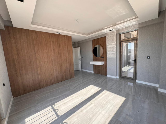 AFYON İHSANİYE’DE 4+1, 248 M² BRÜT, JEOTERMAL ISITMALI HAVUZLU , 3 CEPHELİ SATILIK VİLLA