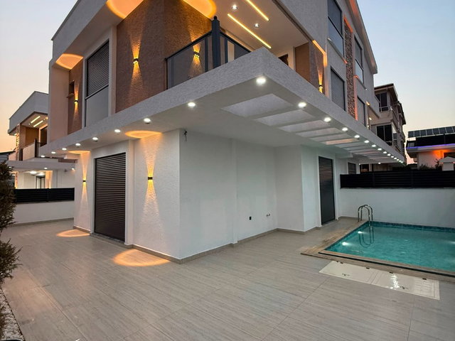 DİDİM EFELER’DE SIFIR 4+1 VİLLA | 170 M² NET | HAVUZLU | 4 CEPHE