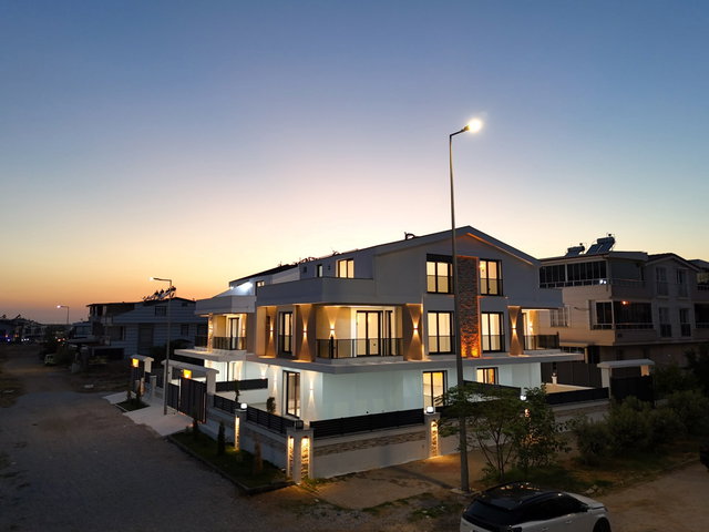 DİDİM EFELER’DE SIFIR 4+1 VİLLA | 170 M² NET | HAVUZLU | 4 CEPHE