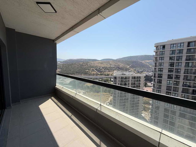 BORNOVA VİVEN VOGUE 2+1 SATILIK