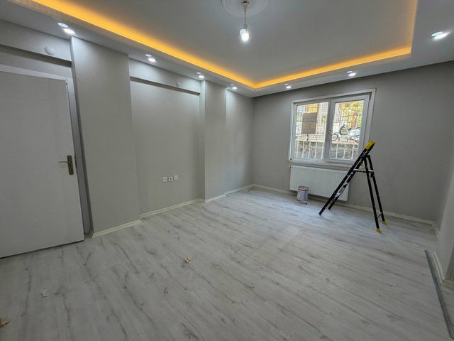 ÜMRANİYE İSTIKLAL MAHALLESINDE GIRIŞ KAT 2+1 SATILIK DAIRE
