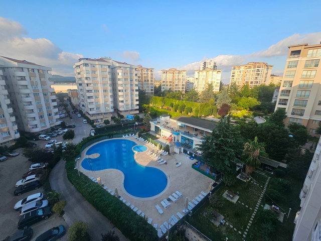 NURAN KARABAŞ ÇEKMEKÖY PARADISE SITESINDE 3+1 ARA KAT KIRALIK
