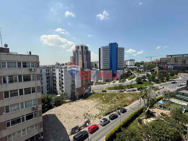 SIRACEVİZLER CAD.ÜZERİ ÖNÜ AÇIK ASANSÖRLÜ BALKONLU GENİŞ 3+1