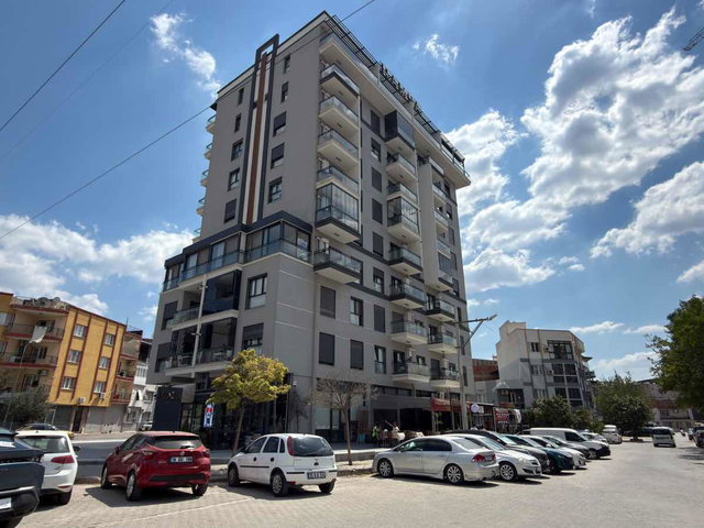 BORNOVA YEŞİOLOVA ADIM BORNOVA 2'DE SATILIK 1+1 DAİRE