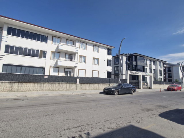 REMAX MAVİ MURAT GENÇLER'DEN OKULLAR BÖLGESİN DE SATILIK DAİRE