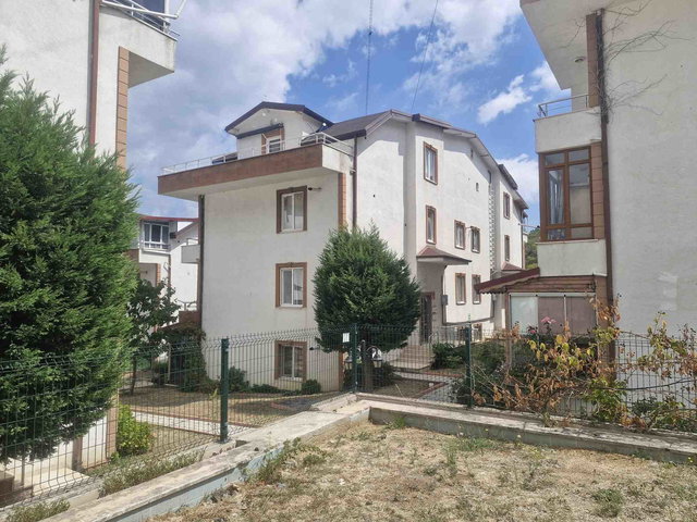 REMAX NATURALDEN SİTE İÇERİSİNDE 2+1 FULL EŞYALI KİRALIK DAİRE