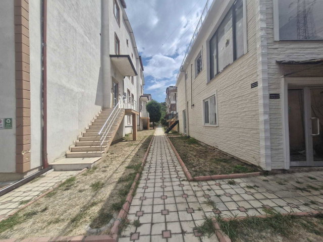 REMAX NATURALDEN SİTE İÇERİSİNDE 2+1 FULL EŞYALI KİRALIK DAİRE