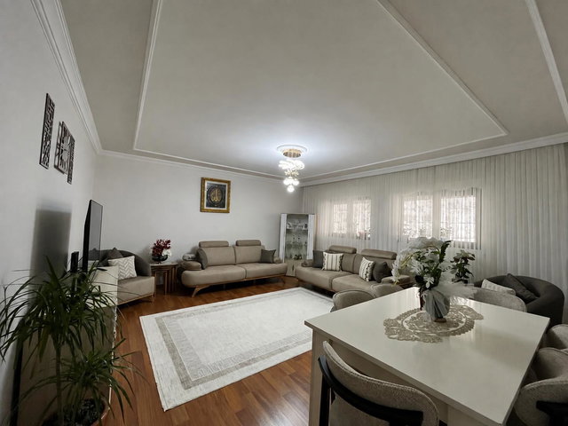 REMAX ILKE'DEN YILDIZKENT'TE 3+1 SATILIK BODRUM DAİRE