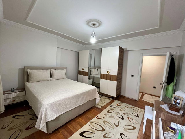 REMAX ILKE'DEN YILDIZKENT'TE 3+1 SATILIK BODRUM DAİRE