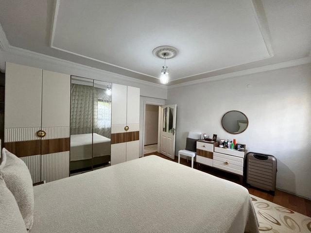 REMAX ILKE'DEN YILDIZKENT'TE 3+1 SATILIK BODRUM DAİRE