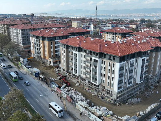REMAX NATURAL'DAN GÖLCÜK MERKEZ'DE TOKİ'DEN SATILIK 2+1