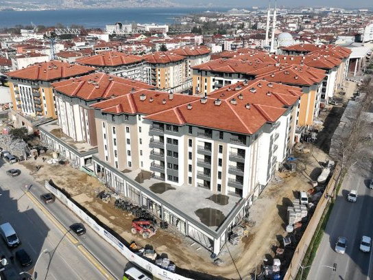 REMAX NATURAL'DAN GÖLCÜK MERKEZ'DE TOKİ'DEN SATILIK 2+1
