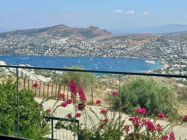 YALIKAVAK GÖKÇEBEL ALYSIA EVLERİ 7+2 408 M² ÖZEL HAVUZLU DENİZ MANZARALI VILLA