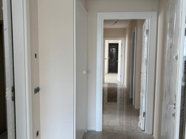 ERENKÖY HAMAM SOKAK SIFIR BİNADA ARA KAT DAİRE