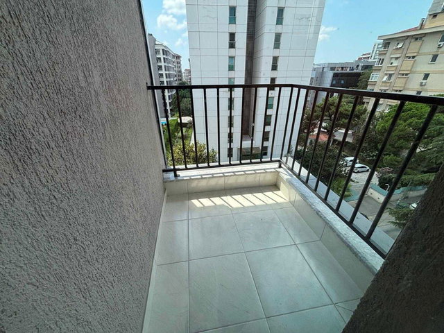 ERENKÖY HAMAM SOKAK SIFIR BİNADA ARA KAT DAİRE