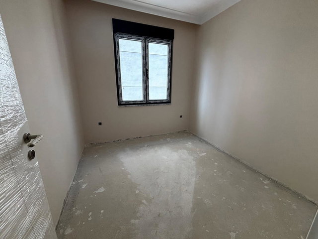 ERENKÖY HAMAM SOKAK SIFIR BİNADA ARA KAT DAİRE