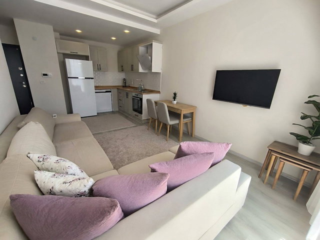AVM’NİN HEMEN YANINDA | 1. KAT | HAVUZ CEPHE | 1+1 KİRALIK