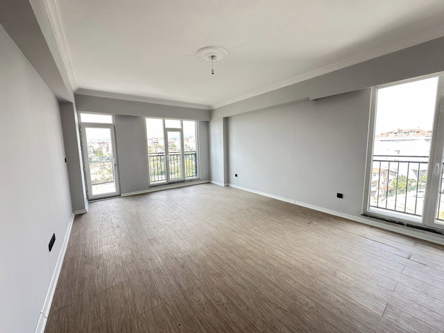 PENDİK’TE GÜVENLİKLİ SİTE İÇERİSİNDE SATILIK SIFIR FIRSAT 3+1 DAİRE