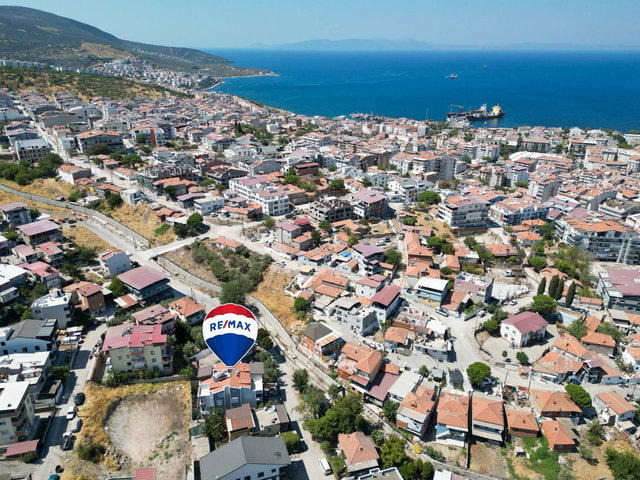 DIKILI İSMETPAŞADA GENIŞ, AYRI MUTFAKLI SATILIK 2+1 AIRE