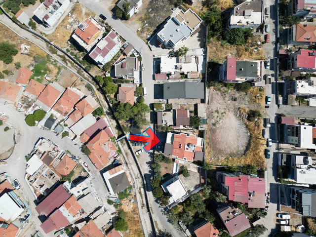 DIKILI İSMETPAŞADA GENIŞ, AYRI MUTFAKLI SATILIK 2+1 AIRE