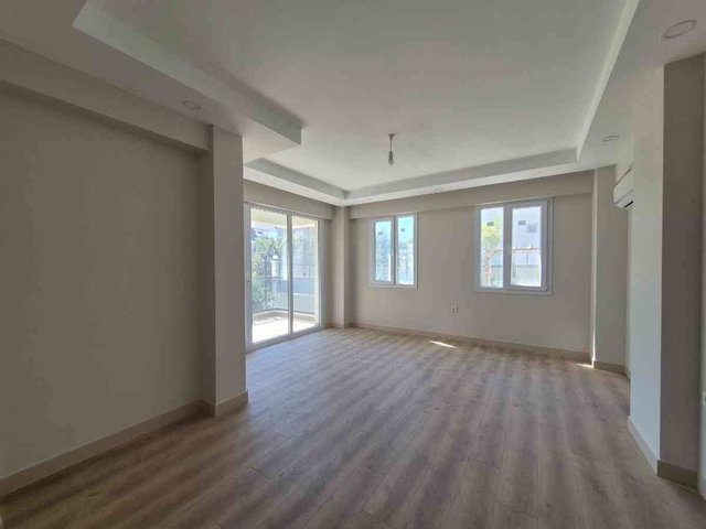 BÜYÜKÇEKMECE CELALİYE'DE BAHÇE KEYFİ SUNAN AVANTAJLI KONUMDA SATILIK 2+1 DAİRE