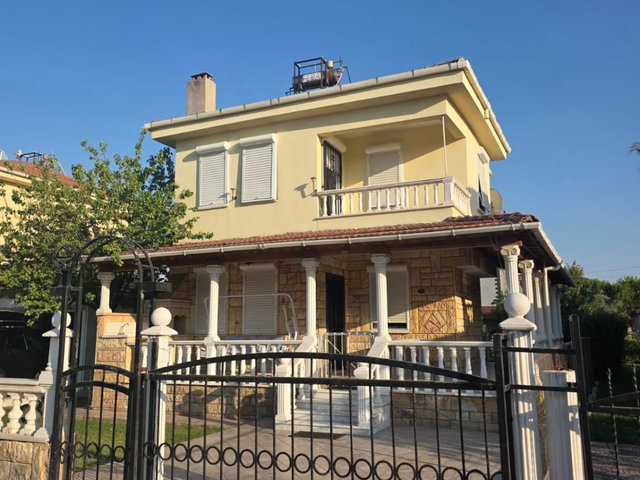 BİLLURKENT SİTESİNDE DENİZE 600 METRE 3+1 TAM MÜSTAKİL GENİŞ BAHÇELİ SÜREKLİ KİRALIK VİLLA