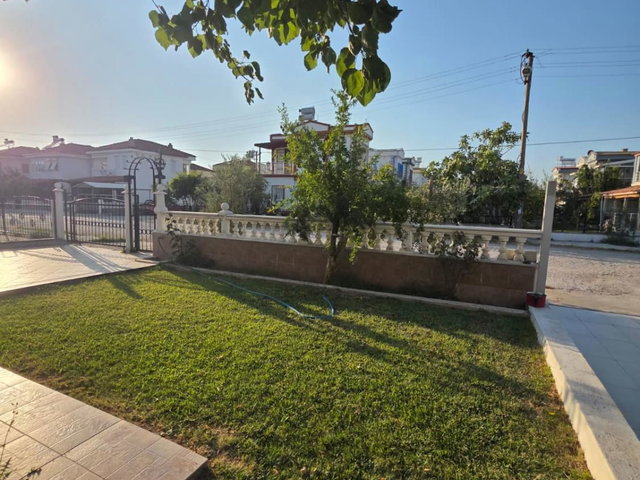 BİLLURKENT SİTESİNDE DENİZE 600 METRE 3+1 TAM MÜSTAKİL GENİŞ BAHÇELİ SÜREKLİ KİRALIK VİLLA