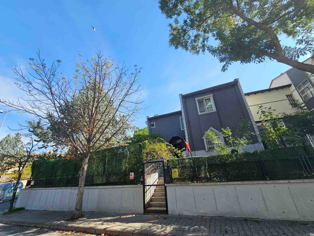 İLKYERLEŞİMDE 250 M2 BAHÇELİ MÜSTAKİL 3+1 KİRALIK