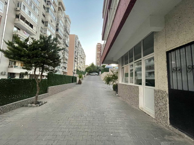 İZMIR BAYRAKLI'DA 3+1 SATILIK DAIRE