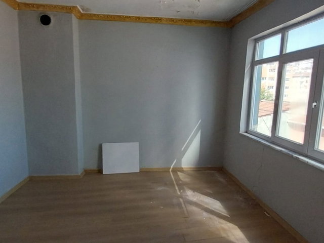KASIMPAŞA İPLIKÇI FIRIN CADDESI'NDE KIRALIK 1+1 DAIRE