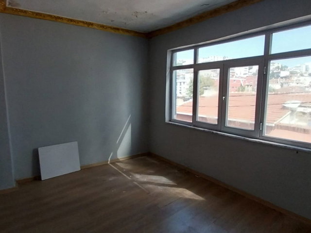 KASIMPAŞA İPLIKÇI FIRIN CADDESI'NDE KIRALIK 1+1 DAIRE