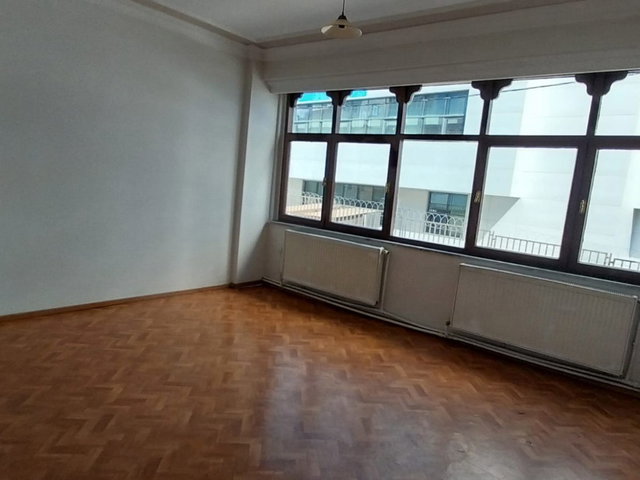 KASIMPAŞA İPLIKÇI FIRIN CADDESI'NDE KIRALIK 1+1 DAIRE