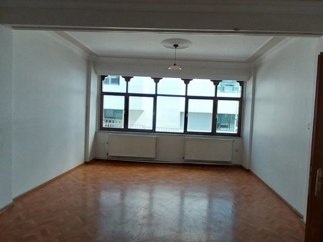 KASIMPAŞA İPLIKÇI FIRIN CADDESI'NDE KIRALIK 1+1 DAIRE