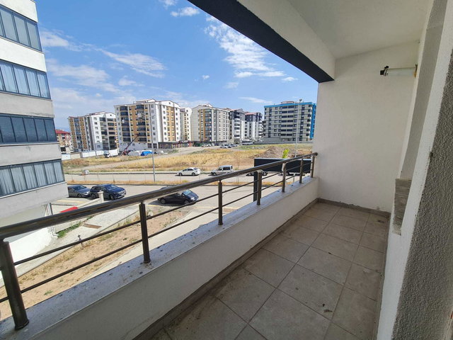 REMAX İLKE'DEN YILDIZKENT'TE 2+1 KİRALIK DAİRE